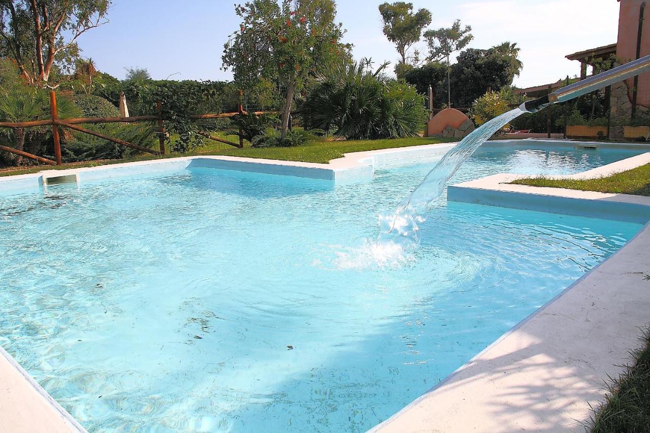 Villaggio Piscina Rei Monte Nai Exteriér fotografie